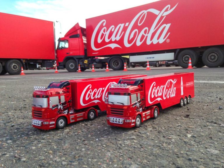 Гонки на радиоуправляемых фурах в аренду на Чемпионате водительского мастерства Coca-Cola